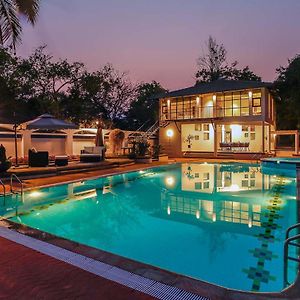 Stayvista At Ananta - Breakfast Included & Basketball Court